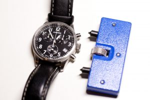 Junkers Chronograph und Gehäuseöffner für Batteriewechsel