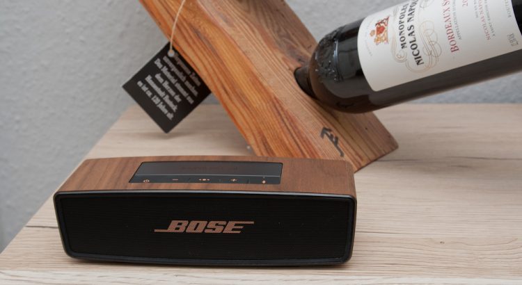 Bose SoundLink Mini II mit balolo Walnuss Echtholzcover