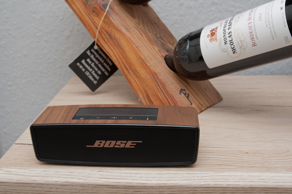 Bose SoundLink Mini II mit balolo Walnuss Echtholzcover